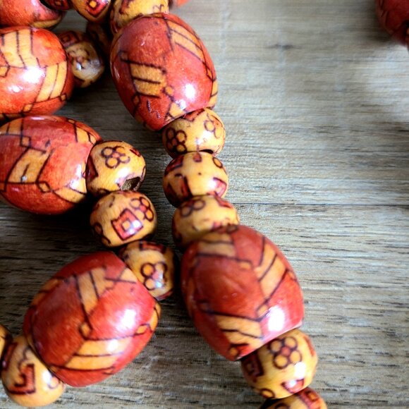African wooden hand painted beads necklace. - Picture 6 of 7